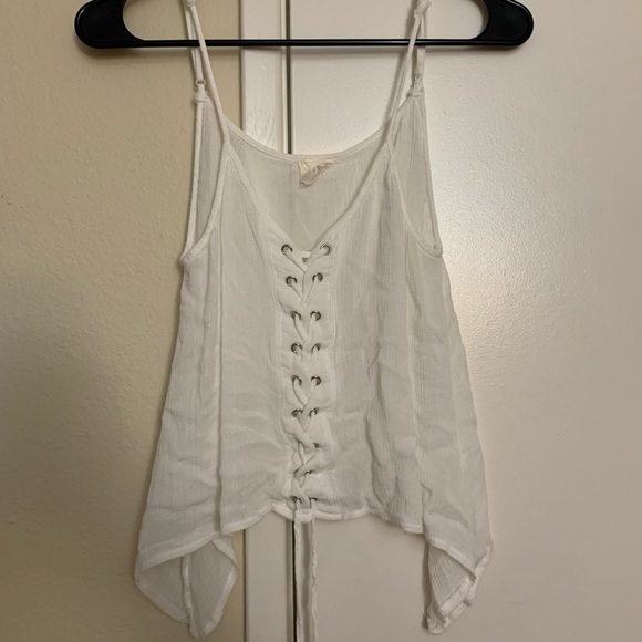 Forever 21 Tops - Forever 21 white lace up spaghetti strap/crop🦋 Forever 21 Tops - Forever 21 white lace up spaghetti strap/crop🦋